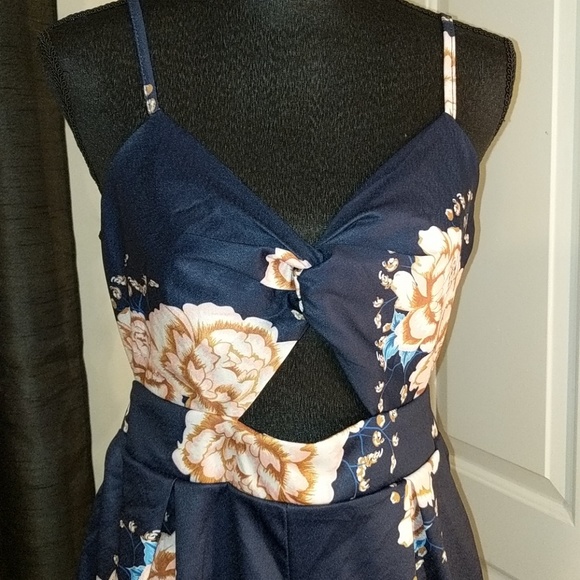 Angahion floral romper - Picture 2 of 7